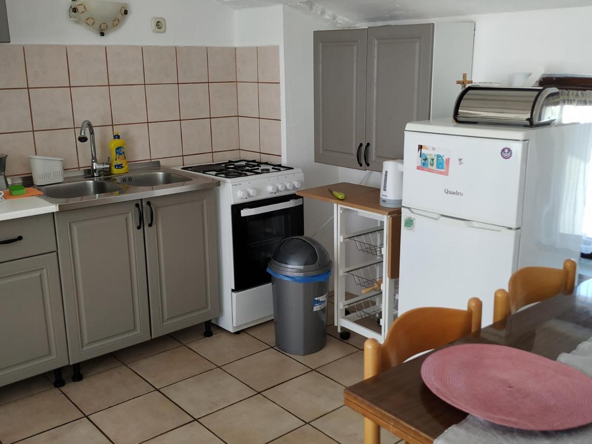 Apartmani Zlatko Pula Ngoại thất bức ảnh