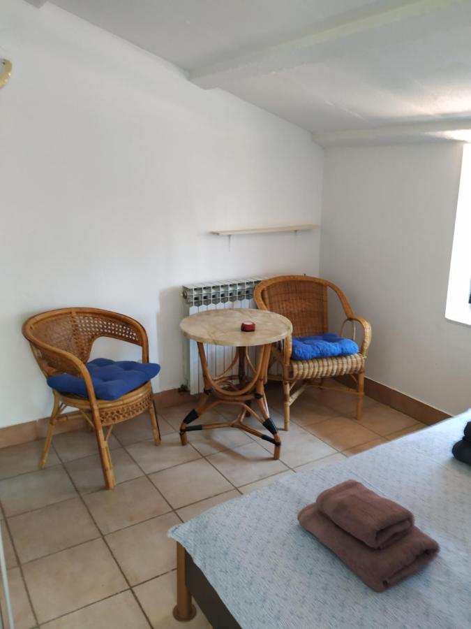 Apartmani Zlatko Pula Ngoại thất bức ảnh