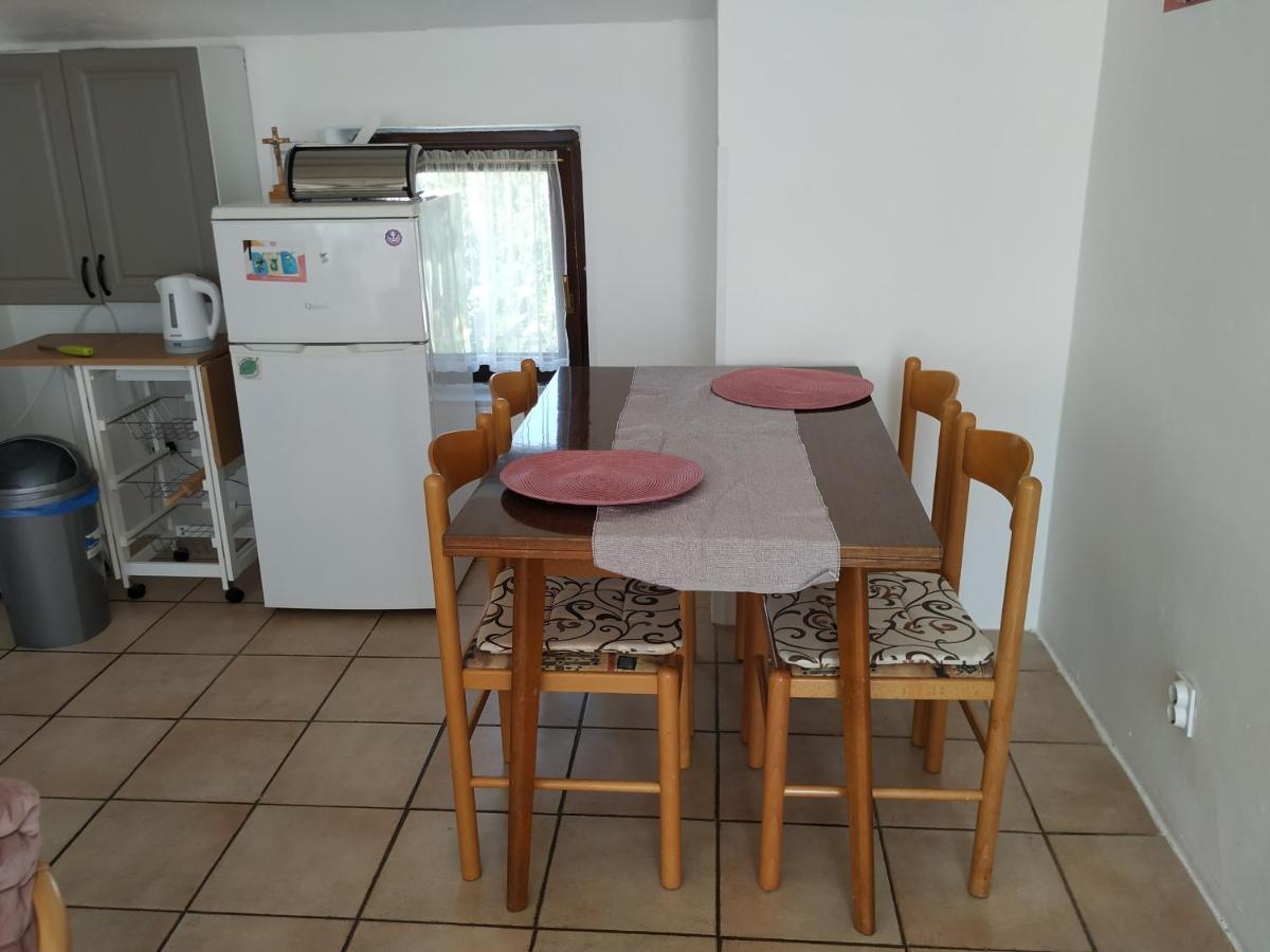Apartmani Zlatko Pula Ngoại thất bức ảnh