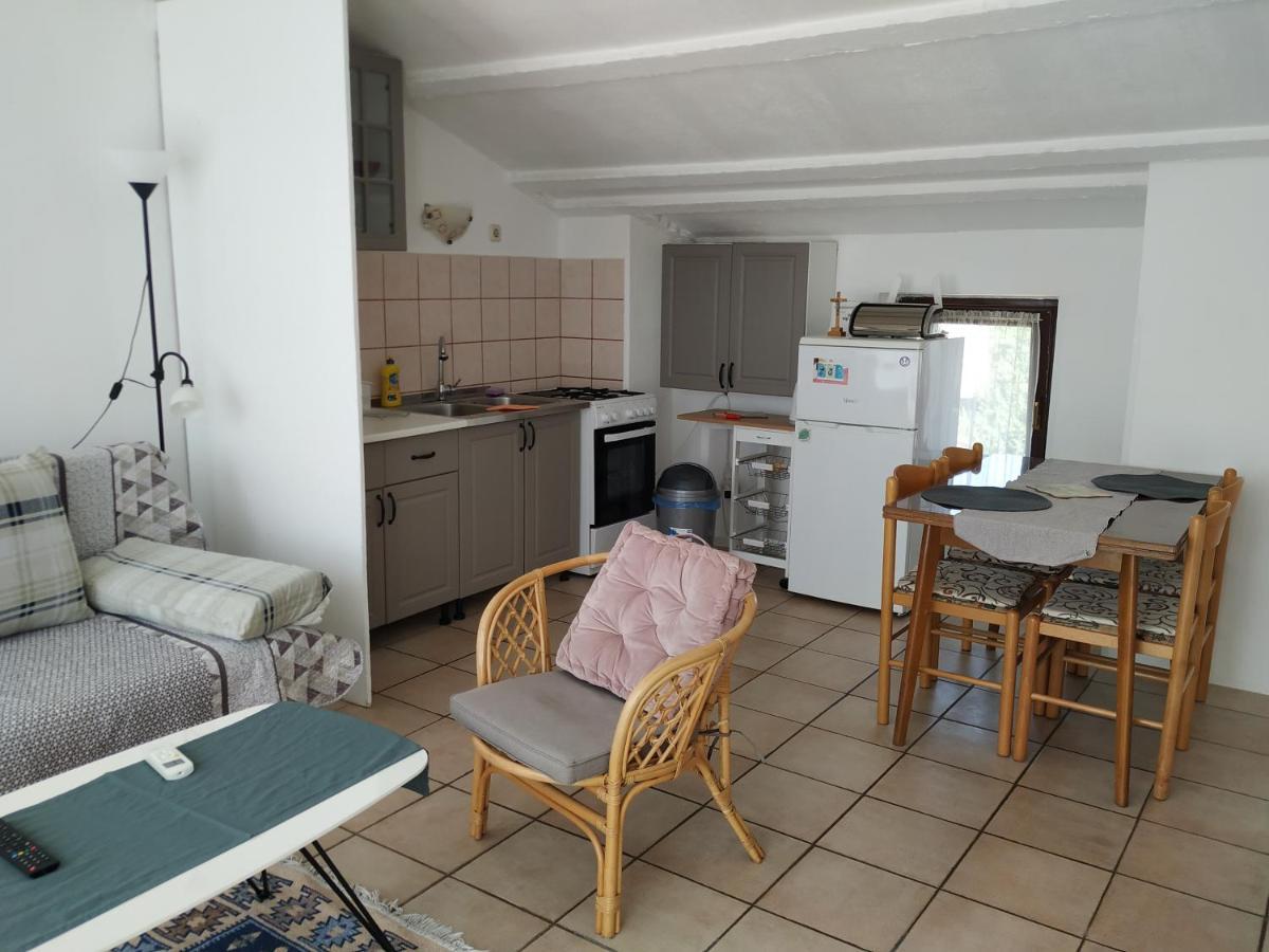 Apartmani Zlatko Pula Ngoại thất bức ảnh
