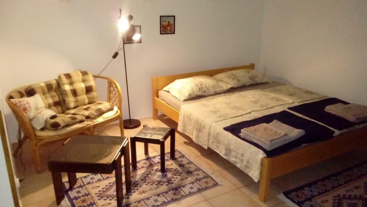 Apartmani Zlatko Pula Ngoại thất bức ảnh
